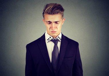 Üzücü bir ağlayan iş adamı closeup