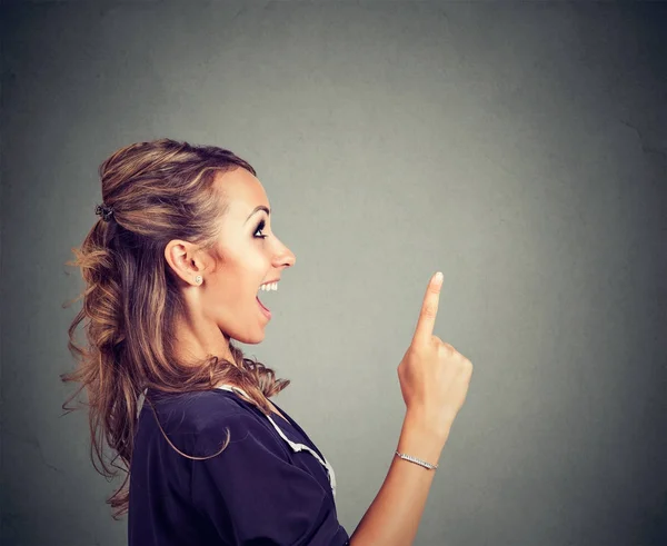 Excited woman having brilliant idea — Stock Photo, Image