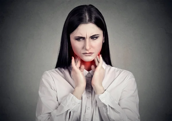 Woman having throat pain — Stock Photo, Image