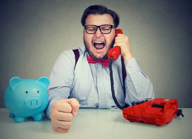 Banka çalışanlarının telefon ahizesi çığlık