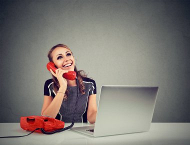 Telefonda konuşurken Sekreteri içerik