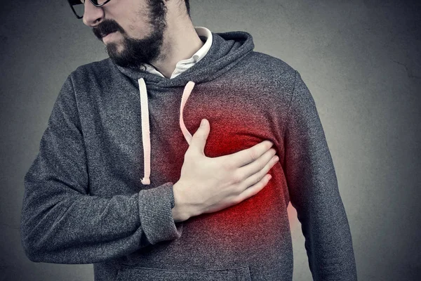 Homem a ter um ataque cardíaco — Fotografia de Stock