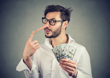 Mali dolandırıcılık. Yalancı işadamı Doları nakit 