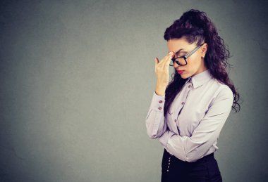 İşkadını sürtünme alın vurguladı