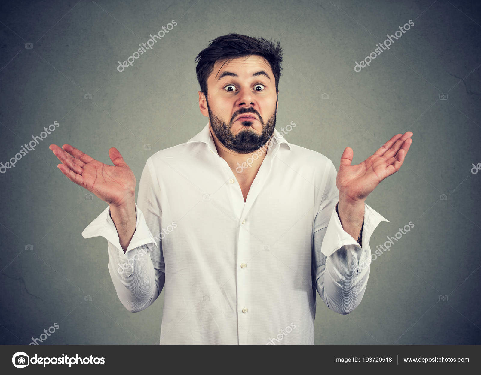 Homme sans cerceau haussant les épaules — Photo de stock par ©SIphotography  - 193720518, image size:1600x1249