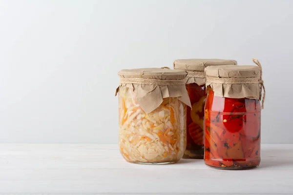 Col Cultivada Fermentada Escabeche Tomates Pimientos Zanahorias Surtidos Mezclar Frasco — Foto de Stock