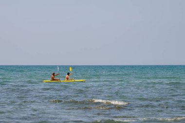 iki kayık içinde