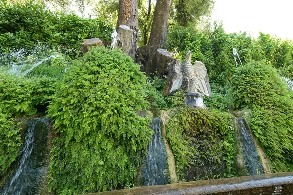 Dlouhá fontána — Stock fotografie