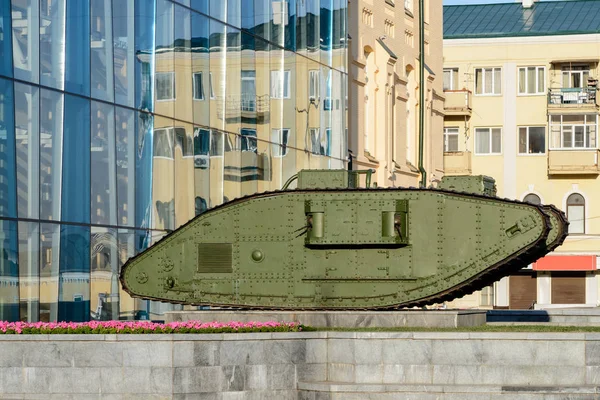 Zırhlı Tank Kharkiv içinde — Stok fotoğraf