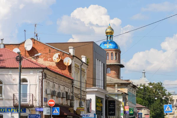 Marcher à Kharkiv — Photo