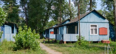 Eski yıkık yazlık