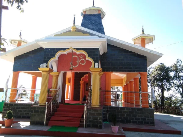 Jest Świątynia Położona Tehri Uttarakhand Świątynia Nazywa Się Shiv Temple — Zdjęcie stockowe