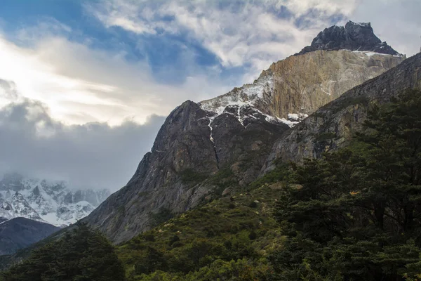 Formazioni Rocciose Los Cuernos Riprese Durante Circuito Trekking Torres Del — Foto Stock