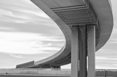 Kentsel beton köprü