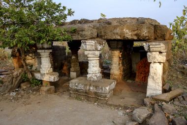 Omkareshwar, kutsal ada