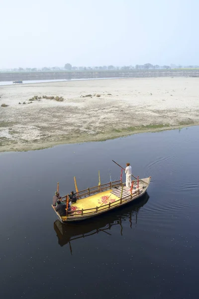 Yamuna gemilerde Hacı