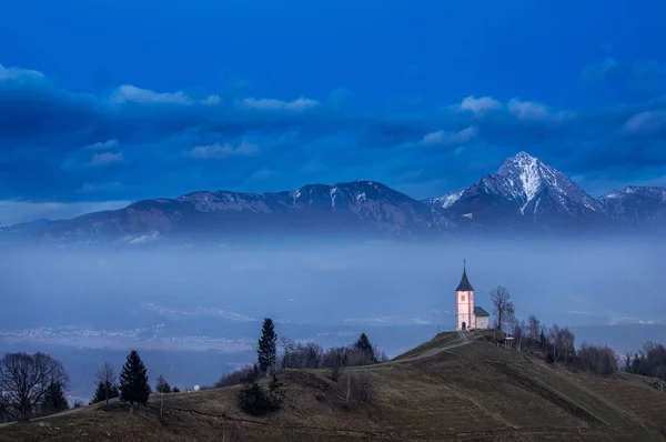 Kościół w Jamnik, Zmierzch Gorenjska, Słowenia.. — Zdjęcie stockowe