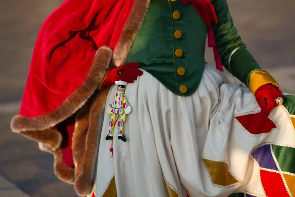 Detail des Kostüms der venezianischen Maske. — Stockfoto