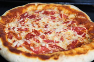 Ev yapımı domatesli pizza. Arkaplan