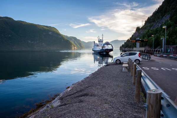 Huurauto Wachten Ferry Naar Stavanger Noorwegen — Stockfoto