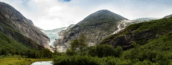 Machtige Briksdal Gletsjer Maakt Deel Uit Van Het Nationale Park — Stockfoto