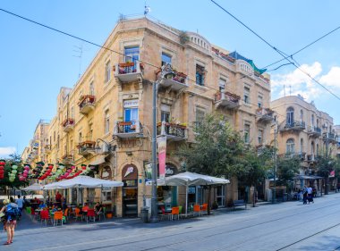 Tipik eski bina Yafo Street, Kudüs'te