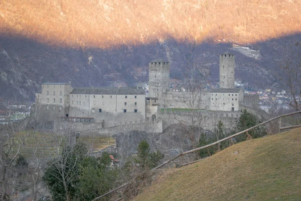 Castelgrande hrad, v bezprostřední blízkosti — Stock fotografie