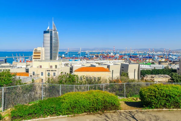 Şehir ve liman, Haifa görünümü — Stok fotoğraf