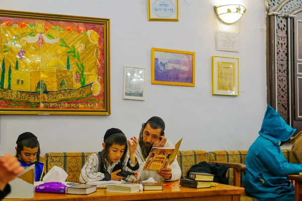 Purim na antiga sinagoga de Abuhav, Safed (Tzfat), Israel — Fotografia de Stock