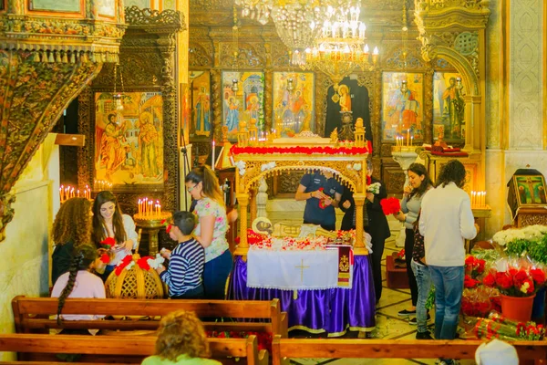 Easter preparations in the Greek Orthodox church of Annunciation — Stock Photo, Image