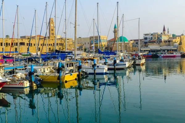 Port de pêche dans la vieille ville d'Acre (Akko ) — Photo