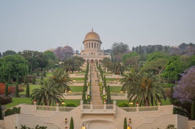 Bahai bahçeleri ve tapınak gündoğumu, Hayfa'daki