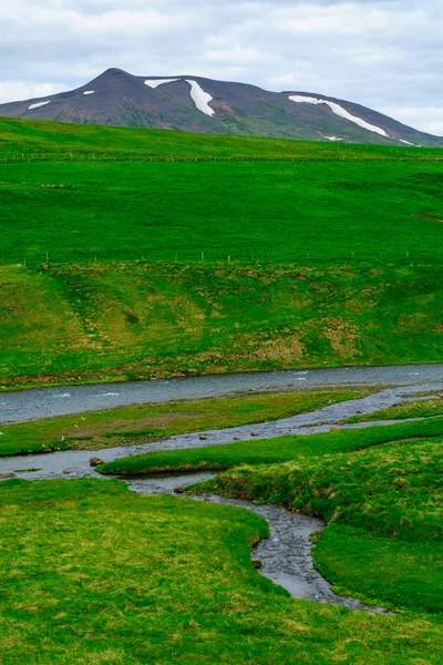 Пейзаж в долине Нордурардалур — стоковое фото