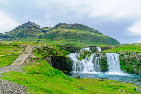 A Kirkjufellsfoss-vízesés — Stock Fotó