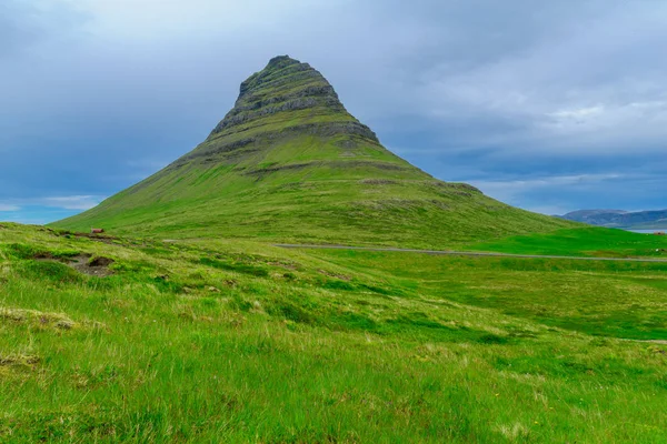 Kirkjufell hora v poloostrov Snaefellsnes — Stock fotografie