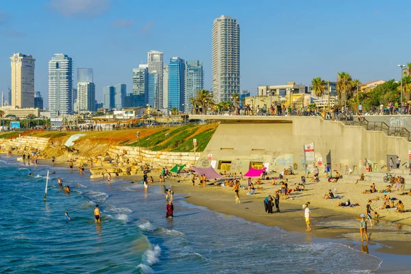 Plage et horizon de la ville, à Tel-Aviv — Photo