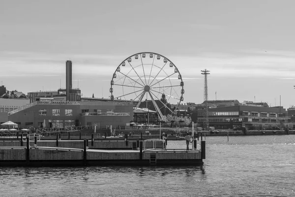 South harbor, with the SkyWheel, in Helsinki — Stock Photo, Image