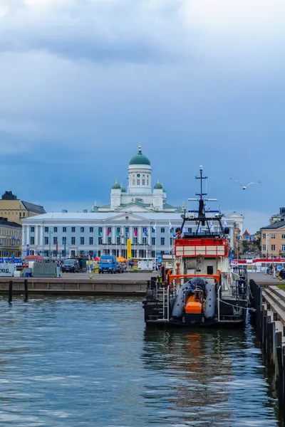 South Harbor, markt, stadhuis, Lutherse kathedraal, in Helsinki — Stockfoto
