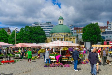 Turku'da pazar meydanı sahnesi