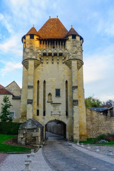 Tor Porte du Croux in Nevers — Stockfoto