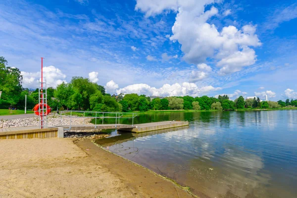 ヘルシンキでの Toloviksparken 公園 — ストック写真