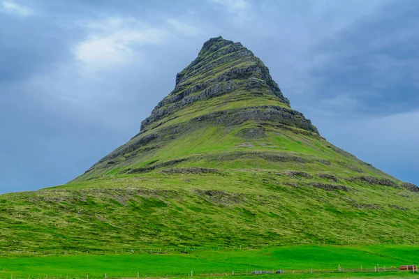 Kirkjufell dağın Snaefellsnes Yarımadası'nda