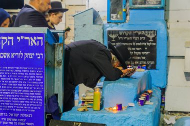 Selichot (penitential dua) Ari mezar, Safed (Tzfat,)