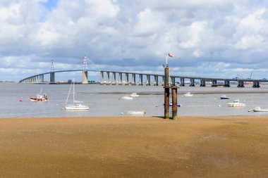 The Saint-Nazaire Bridge (Le pont de Saint-Nazaire)
