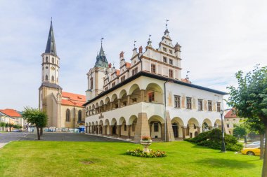 Levoca Belediye Sarayı ve St. James Kilisesi