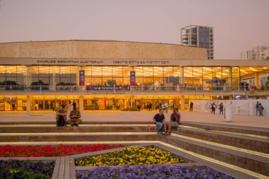 Ha-Bima Meydanı ve Tel-Aviv'de Leonard Bernstein Meydanı