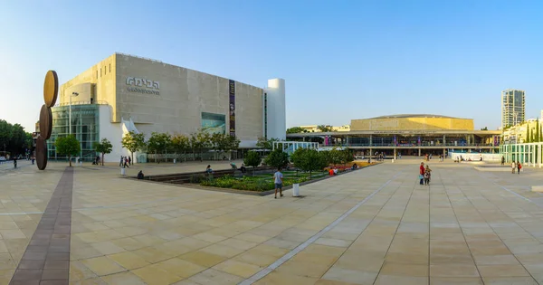 Ha-Bima plein en het Leonard Bernstein plein, in Tel-Aviv — Stockfoto