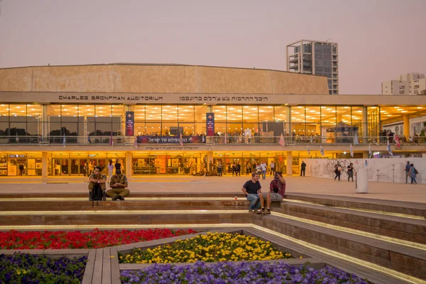 Plaza Ha-Bima y Plaza Leonard Bernstein, en Tel-Aviv — Foto de Stock