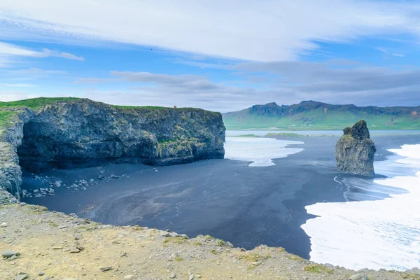 Dyrholaey, un promontorio en el sur de Islandia — Foto de Stock