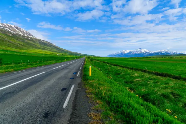 Paesaggio e campagna lungo il Eyjafjordur — Foto Stock